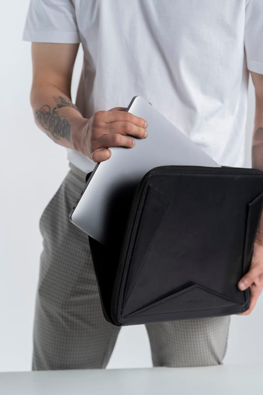 Classic Mac-book Sleeve: Black