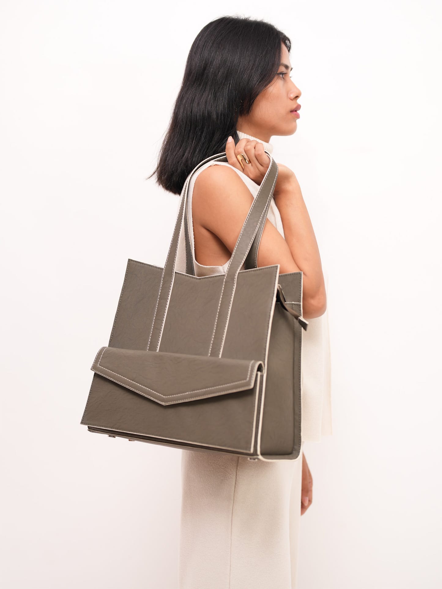 Olive Chase Tote