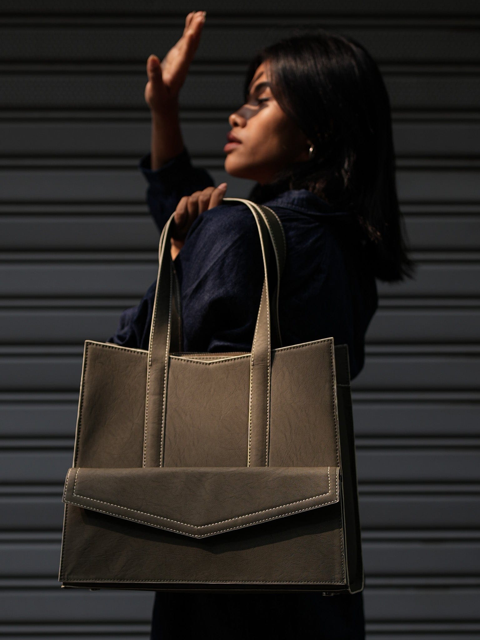 Olive Chase Tote