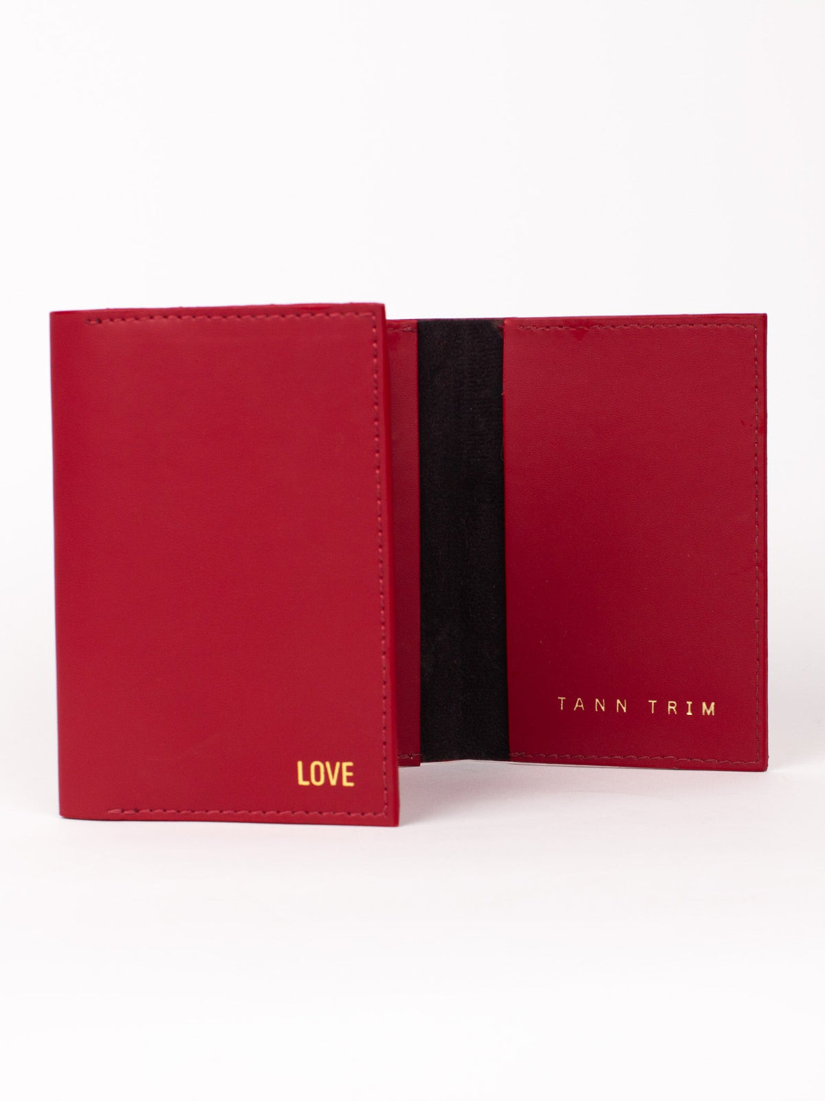 Voyager Passport Cover: Cherry